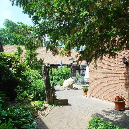 Hotel Herrenhaus Volkse 3*