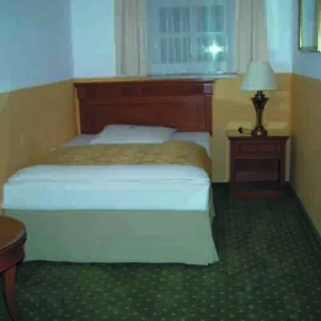 Herrenhaus Volkse 3* Hillerse