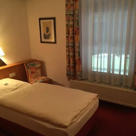 Herrenhaus Volkse 3* Hillerse